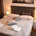 Apartment Tasha\'S Home